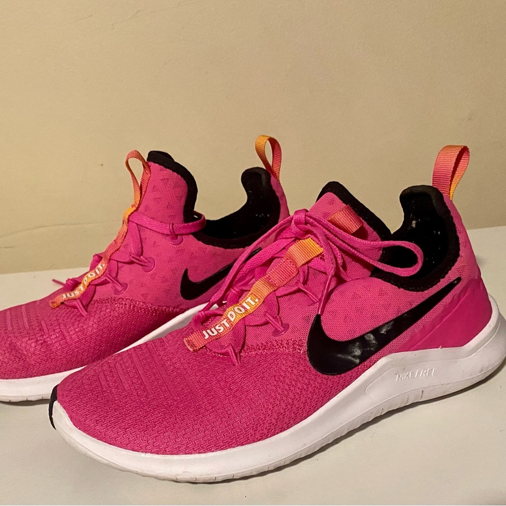 Nike Size 6.5 sneaker!